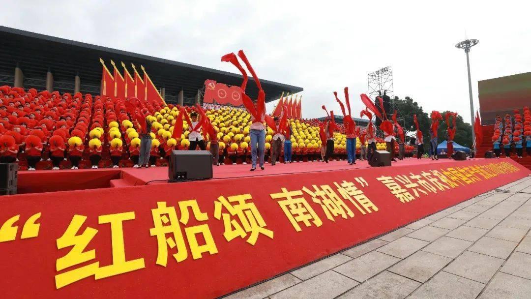 杨贵妃马嵬驿下到底是生是死?打开墓穴,传闻被证实